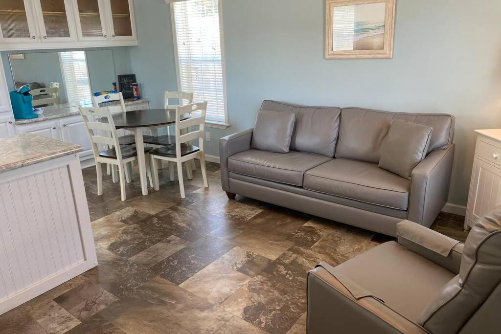 Cozy Tiny Near World & Orlando Parks! Kissimmee