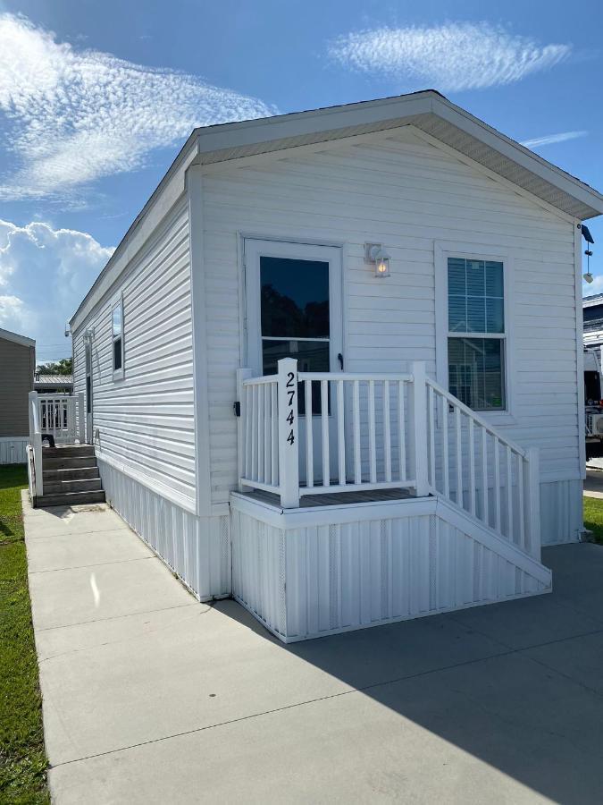 Ferienhaus Cozy Tiny Near World & Orlando Parks! *